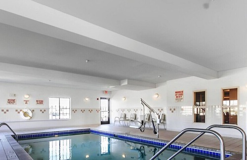 Owatonna Casa | Trendy Sanctuary for Your Lovely Crew!Free WiFi