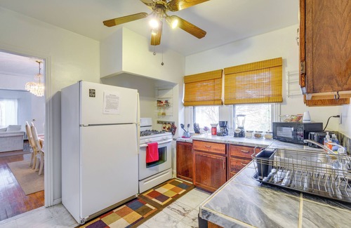 South Euclid Apartamento | Trendy South Euclid Apt - 5 Mi to Cleveland Clinic