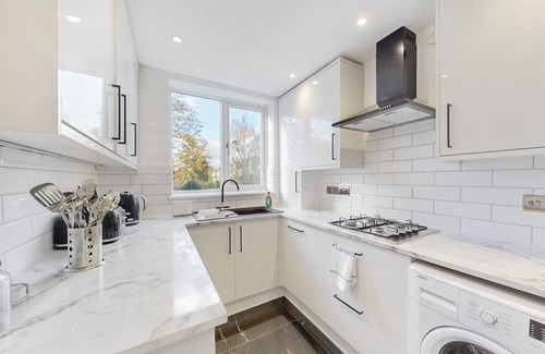 Ealing Broadway Apartamento | Trendy Spacious 2 BDR Flat in Ealing