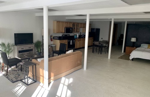 Downtown Asheville Apartamento | Trendy & Spacious Apartment on Chicken Alley, in the heart of Downtown Asheville