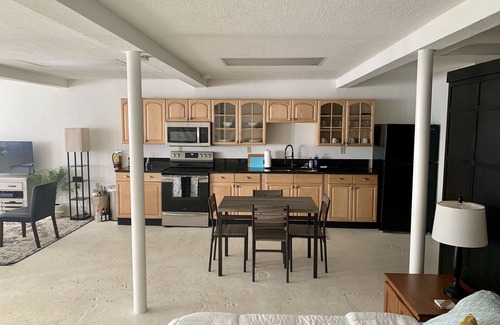 Downtown Asheville Apartamento | Trendy & Spacious Apartment on Chicken Alley, in the heart of Downtown Asheville