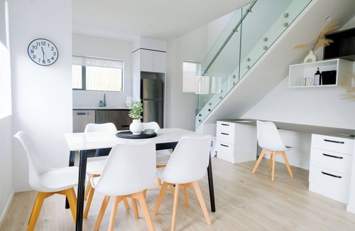 Howick Casa | Trendy Urban Howick Town House | Wi-Fi & Netflix