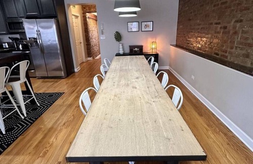 Wicker Park Apartamento | Trendy Wicker Park Loft with Parking