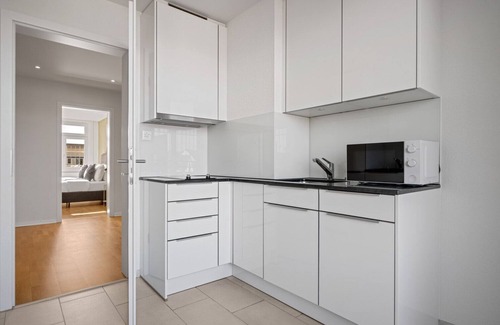 Sihlfeld Apartamento | Trendy Wiedikon 4.5 Room w/ Storage & W/D, 1 min to Market, by Blueground