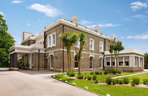 Par Complejo | Trenython Manor Resort