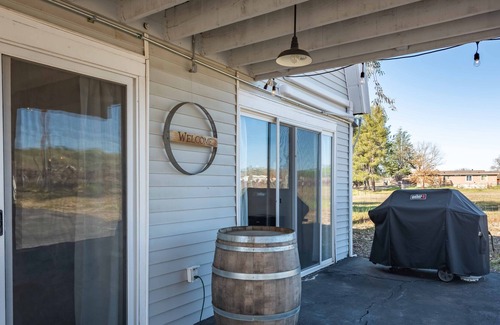 Templeton Casa | Tres Chis 2000 sf Barn with Views in the Heart of Paso Wine Country.