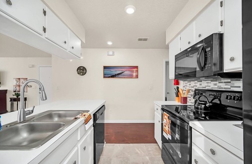 Royal Palm Bay Condominio | Resort-Style 3BR Condo