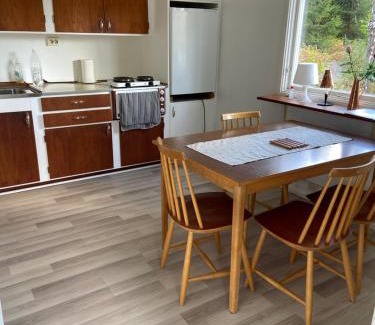 Ryd Casa | Trevlig Röd liten stuga