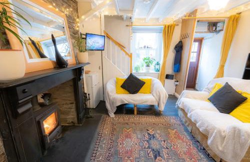 Machynlleth Casa | Tri deg un, cottage for 2 adults and 2 children
