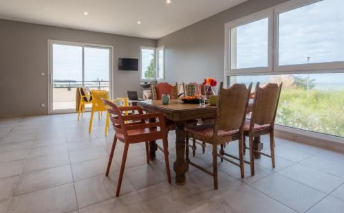 Saint-Come-de-Fresne Apartamento | Tribord, appt avec terrasse et vue mer, parking