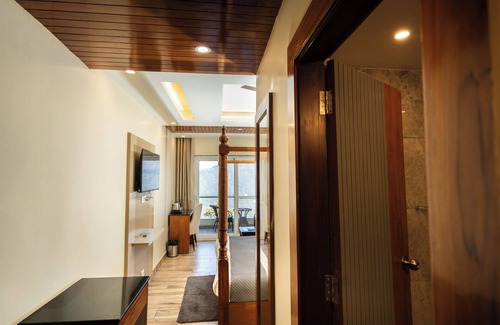The Mall Road Hotel | Trideus Chandseena Valley Resort