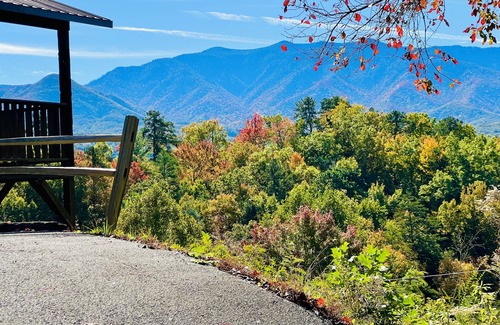 Gatlinburg - Pigeon Forge Cabina | Gatlinburg * Romántico; cabaña de troncos privada; Mountain View, 5 ESTRELLAS * LOCALIZACIÓN UBICACIÓN