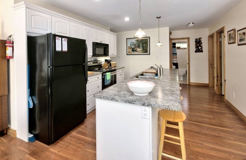 Grey Highlands Cabaña | Trillium Shores on Lake Eugenia