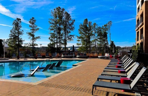 Chapel Hill Apartamento | Trilogy 218 · *Luxury King Bed Suite - for 4 w/Parking|Gym|Pool
