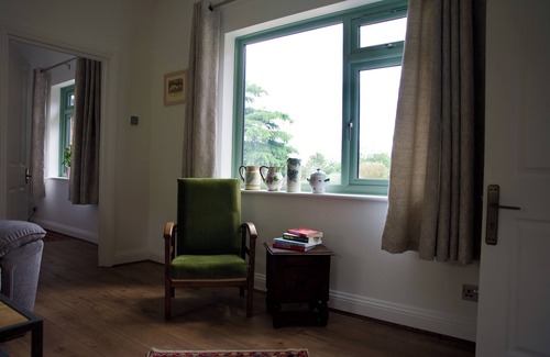 Berkhamsted Cabaña | Tring Grange Cottage - Sleeps 2 - Onsite Parking