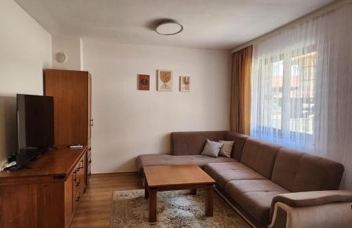 Kvartal Noviya Grad Apartamento | Trinity Apartment & Pool with Spa Near Center