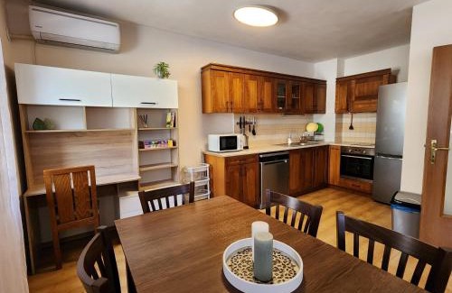 Kvartal Noviya Grad Apartamento | Trinity Apartment & Pool with Spa Near Center