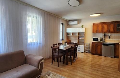 Kvartal Noviya Grad Apartamento | Trinity Apartment & Pool with Spa Near Center