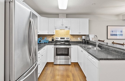 Sicamous Condominio | Trinity at the Riverside -Legal & Licensed 2 bed 2 bath + boat slip