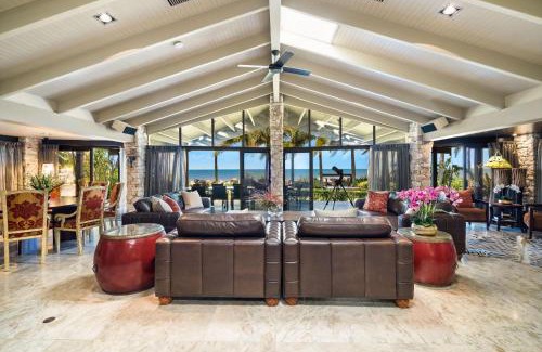 Trinity Beach Casa | Trinity Beach Palace Luxury Estate by Belle Escapes