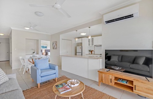 Trinity Beach Apartamento | Trinity Beach Retreat with Pool and Scenic Views