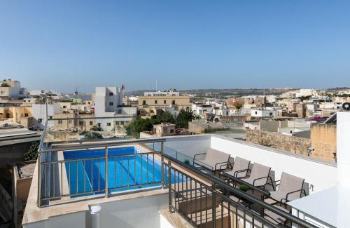 Naxxar Casa | Trinity house with a private rooftop pool