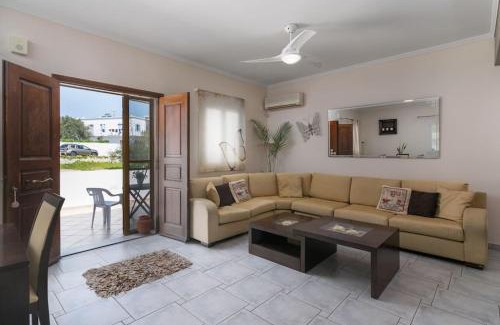 Milos Casa | Triovasalos House