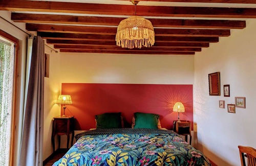 Viry Cama Y Desayuno | Trip'n Touille guest house with a view of the groves