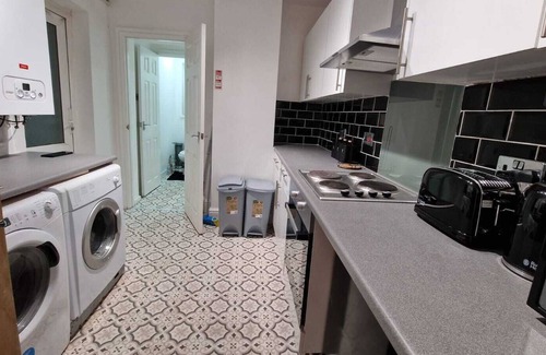 Plasnewydd Casa | Triple Bedroom - Close to Cardiff City Centre