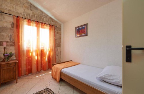 Veliki Drvenik Casa | Triple Bedroom with Balcony