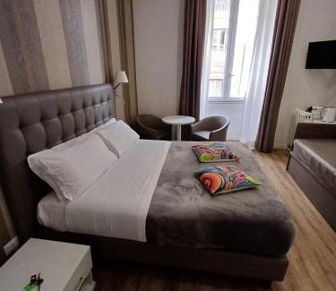 Rione XVIII Castro Pretorio Casa | TRIPLE big room AMAZING VIEW, for two o three person, in CENTER of ROME