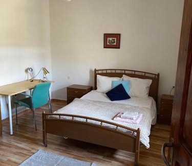 Villoria de Orbigo Casa | Triple en Casica de la esquina