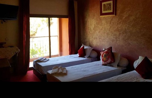 Bine el Ouidane Casa | Habitación triple en hermosa casa de huéspedes - Vista Atlas