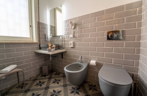 Taranto Cama Y Desayuno | Triple-King-Baño con ducha-Balcón