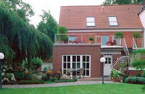 Emden Casa | Triple Room, Shower, Toilet - Am Boltentor, Hotel garni