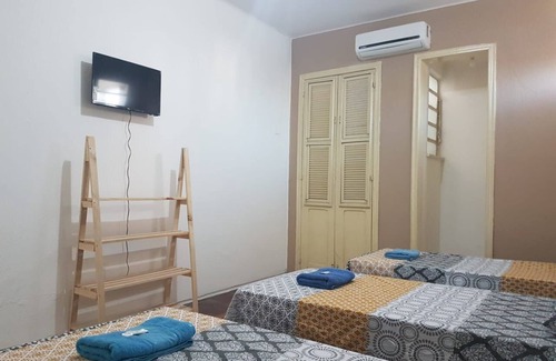 Aldeota Casa | Triple room with private bathroom, Wi-Fi, air and TV.