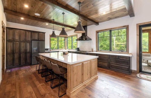 Lincoln Casa | Triple Trouble Mountain Escape!