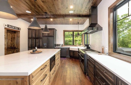 Lincoln Casa | Triple Trouble Mountain Escape!