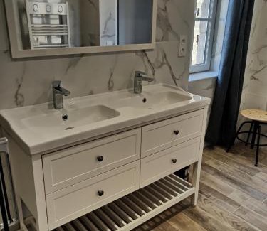 Dinan Apartamento | Triplex 110 m2 centre historique avec jacuzzi DINAN