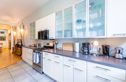 Central Park North Casa | Triplex en una casa en Harlem Perfecto para reuniones familiares