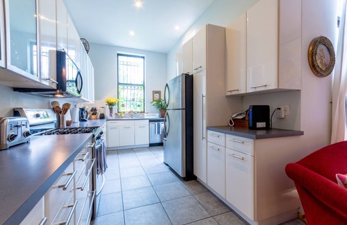 Central Park North Casa | Triplex en una casa en Harlem Perfecto para reuniones familiares