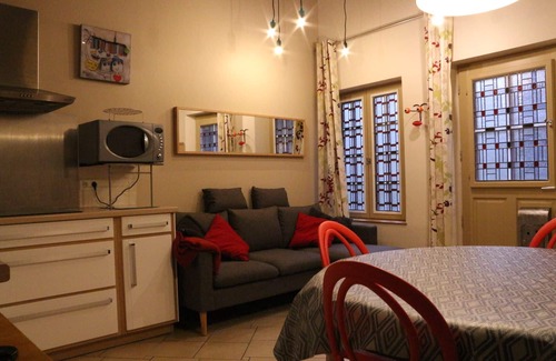 Enclos Casa | Triplex en casa de personajes a 2 pasos del Vieux Bassin y graneros de sal
