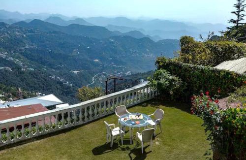 The Mall Road Villa | Trishul Mountain Views