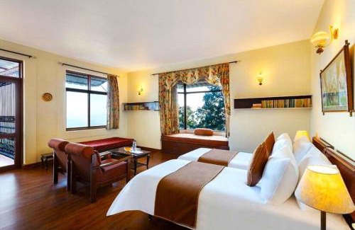 The Mall Road Villa | Trishul Mountain Views