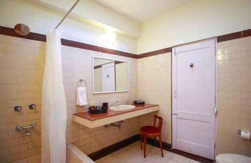 The Mall Road Villa | Trishul Mountain Views