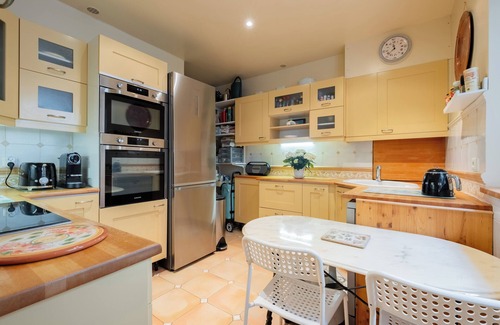 Ternes Apartamento | Triumphant Design, by Veeve