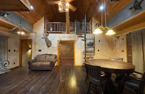 Era Otro | Trophy House