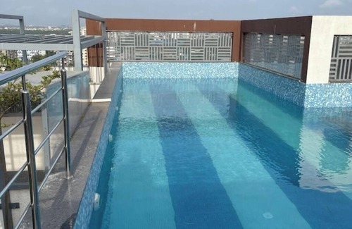 Baner Apartamento | Tropical 2BR / SkyPool & Lounge
