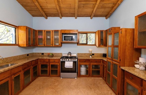 Quepos Casa | Tropical 3BR Casa Cayena, Private Pool, Wi-Fi & AC