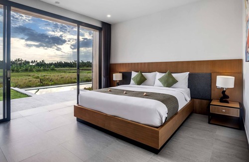 Mas Villa | Tropical 5 BR Private Villa w Stunning View